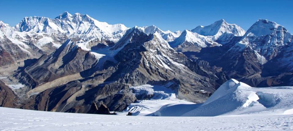 Everest ( 8850m ), Peak 41, Makalu and Chamlang from Mera Peak