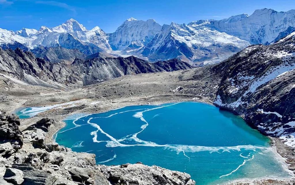 Mount Makalu and Baruntse from Kongma La