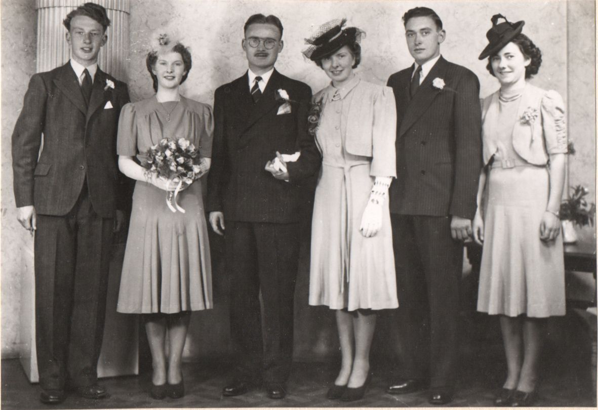 Robert Lipsett, Catherine Cameron,  Charles Welch Ingram , Charlotte ( ne Cameron ) Ingram and friends