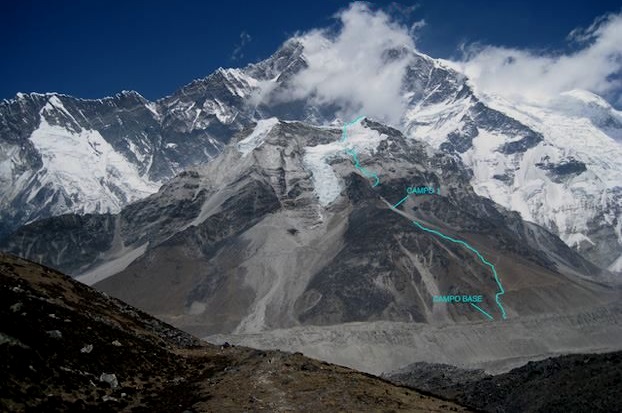 Ascent route on Island Peak ( Imja Tse )