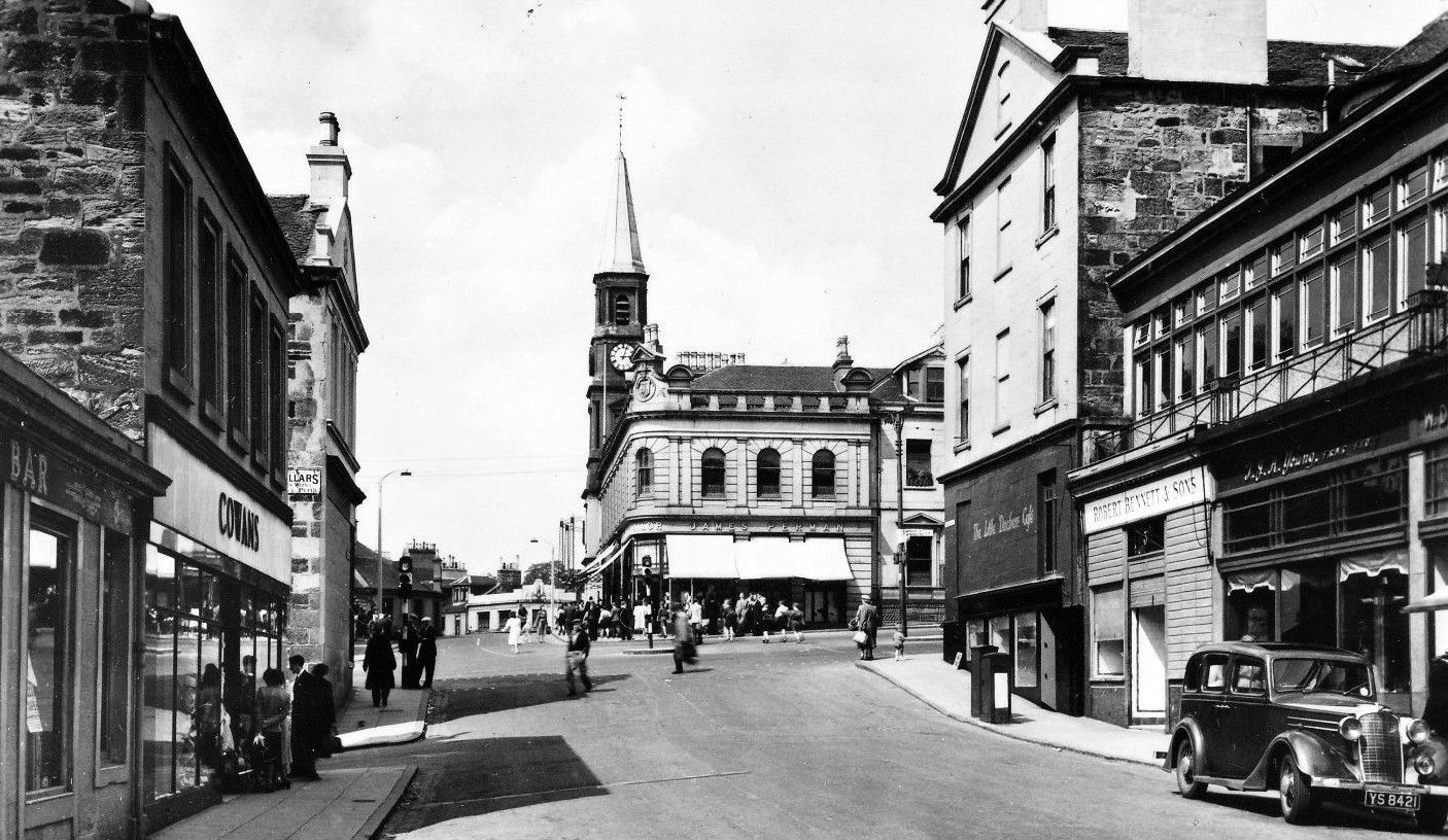 Old photo of Broomknoll Street in Airdrie