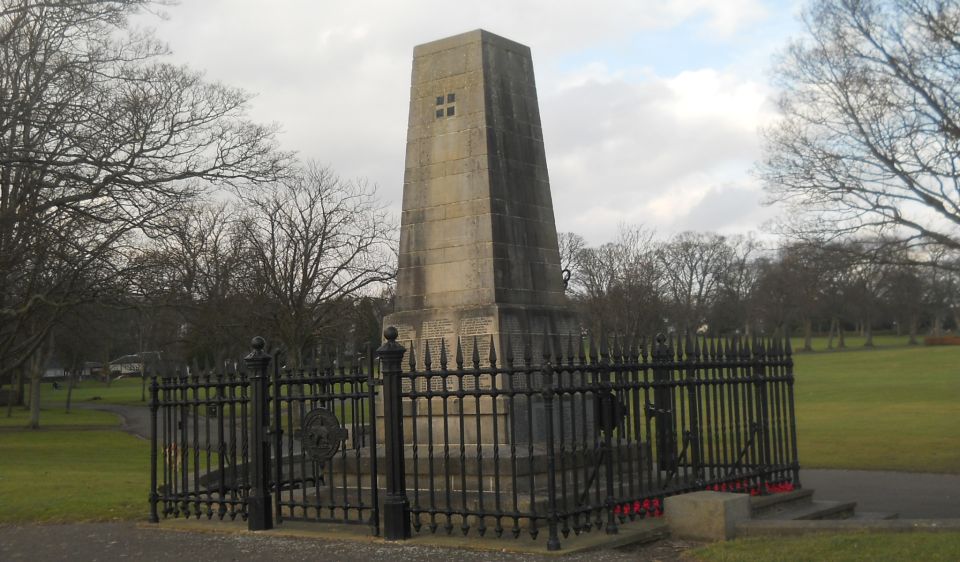 War Memorial in Levengrove Park