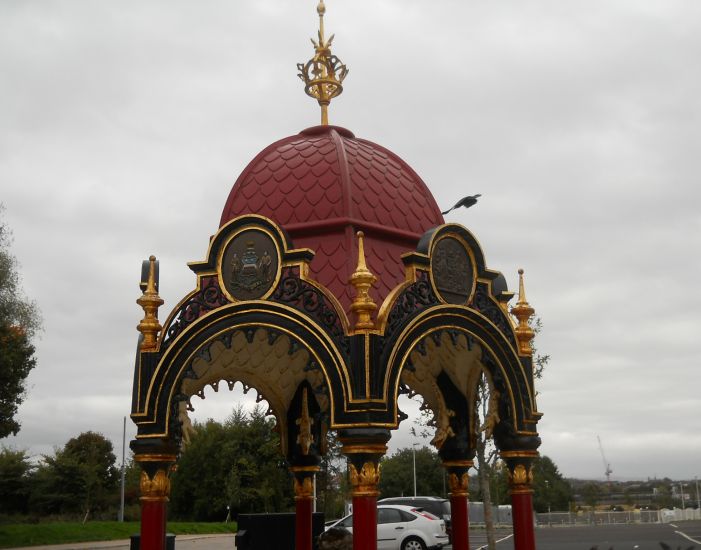 Aitken Memorial drinking fountain at Govan Cross